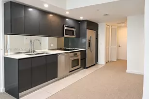 31 SE 6th St, Miami, FL 33131 - Photo 1