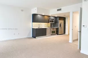 31 SE 6th St, Miami, FL 33131 - Photo 3