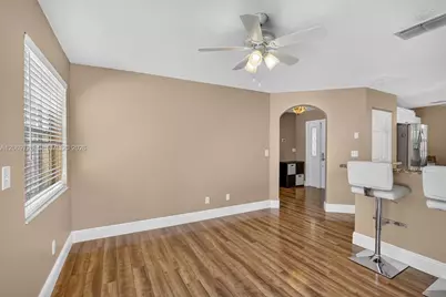 2638 Oak Park Cir, Davie, FL 33328 - Photo 19