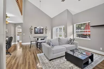 2638 Oak Park Cir, Davie, FL 33328 - Photo 21