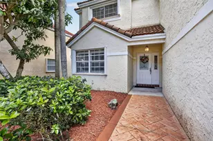 2638 Oak Park Cir, Davie, FL 33328 - Photo 3