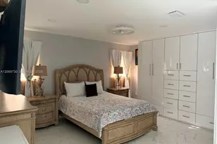 1051 SW 99th Ave, Pembroke Pines, FL 33025 - Photo 15