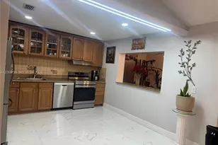 1051 SW 99th Ave, Pembroke Pines, FL 33025 - Photo 13