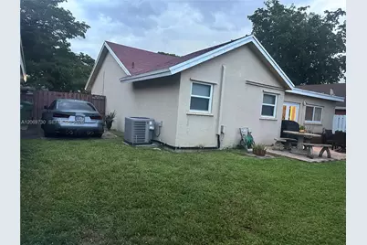 1051 SW 99th Ave, Pembroke Pines, FL 33025 - Photo 27
