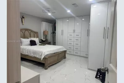 1051 SW 99th Ave, Pembroke Pines, FL 33025 - Photo 15