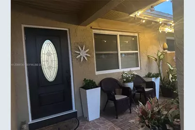 1051 SW 99th Ave, Pembroke Pines, FL 33025 - Photo 7