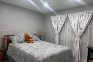 1051 SW 99th Ave, Pembroke Pines, FL 33025 - Photo 19