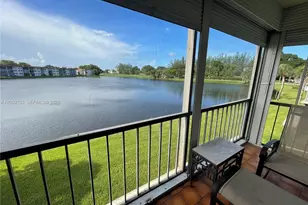 9423 S Hollybrook Lake Dr, Pembroke Pines, FL 33025 - Photo 1