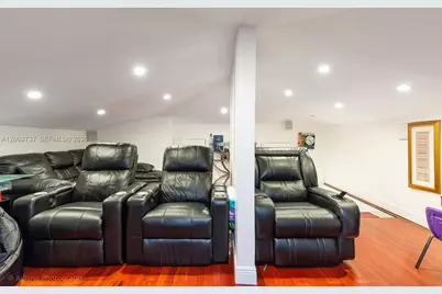 437 Holiday Dr, Hallandale Beach, FL 33009 - Photo 17