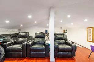 437 Holiday Dr, Hallandale Beach, FL 33009 - Photo 17