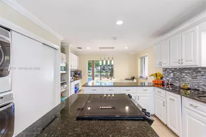 437 Holiday Dr, Hallandale Beach, FL 33009 - Photo 9