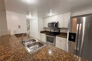 4004 SW 68th Ln, Miramar, FL 33023 - Photo 7