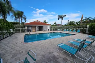 387 NW 107th Ave, Pembroke Pines, FL 33026 - Photo 39