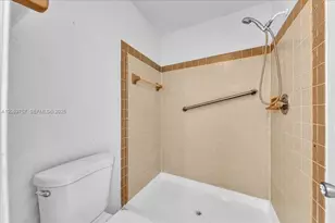 3814 Coral Tree Cir, Coconut Creek, FL 33073 - Photo 9