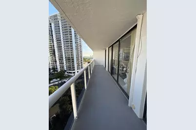 20505 E Country Club Dr #1036, Aventura, FL 33180 - Photo 3