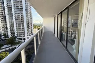 20505 E Country Club Dr, Aventura, FL 33180 - Photo 3