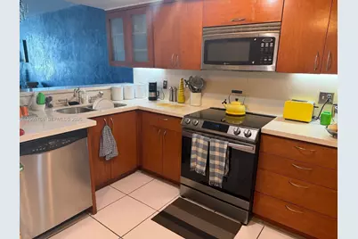 5880 Collins Ave #406, Miami Beach, FL 33140 - Photo 7