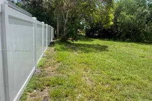 708 N 14th St, Fort Pierce, FL 34950 - Photo 9