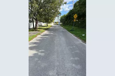13735 NW 23rd Ave, Opa-Locka, FL 33054 - Photo 35