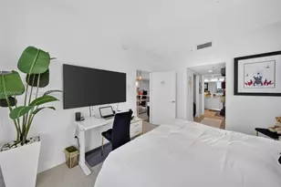 1800 N Bayshore Dr, Miami, FL 33132 - Photo 25