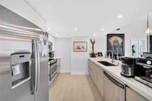 1800 N Bayshore Dr, Miami, FL 33132 - Photo 19