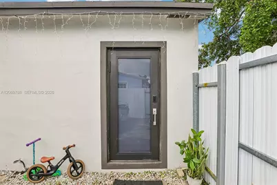 1421 N 68th Ter #1421, Hollywood, FL 33024 - Photo 5