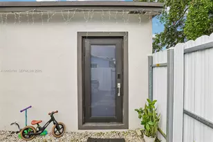 1421 N 68th Terrace, Hollywood, FL 33024 - Photo 5