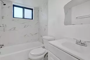 114 SE 8th St, Hallandale Beach, FL 33009 - Photo 23