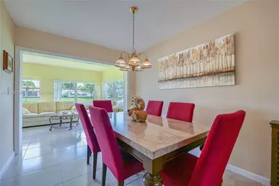 4712 NW 47th Ter, Tamarac, FL 33319 - Photo 5