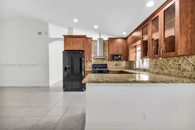 2230 NW 145th Ave, Pembroke Pines, FL 33028 - Photo 9