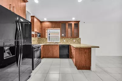2230 NW 145th Ave, Pembroke Pines, FL 33028 - Photo 7