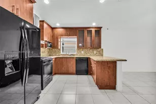 2230 NW 145th Ave, Pembroke Pines, FL 33028 - Photo 7