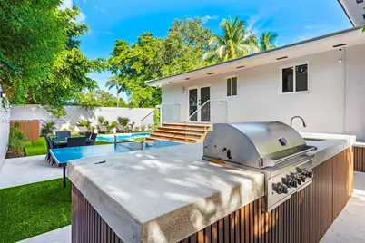 1019 NE 87th St, Miami, FL 33138 - Photo 19