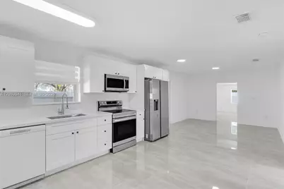 9999 NW 25th Ter, Doral, FL 33172 - Photo 3