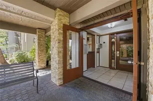 661 NE 195th St, Miami, FL 33179 - Photo 3