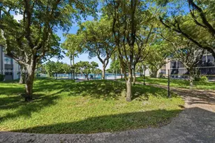 661 NE 195th St, Miami, FL 33179 - Photo 31