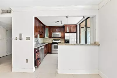 661 NE 195th St #104, Miami, FL 33179 - Photo 5
