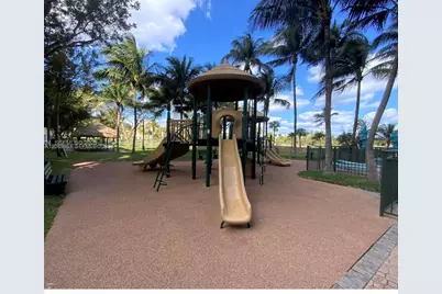 19501 W Country Club Dr #1004, Aventura, FL 33180 - Photo 25