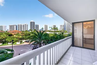 1000 Island Blvd #405, Aventura, FL 33160 - Photo 7
