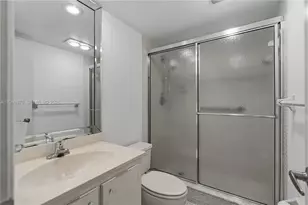 3970 Oaks Clubhouse Dr, Pompano Beach, FL 33069 - Photo 23