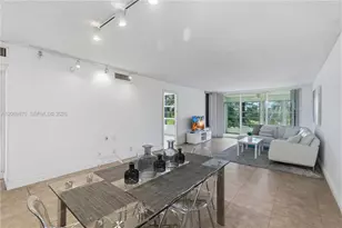 3970 Oaks Clubhouse Dr, Pompano Beach, FL 33069 - Photo 15