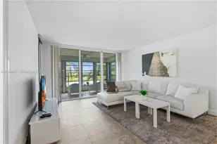 3970 Oaks Clubhouse Dr, Pompano Beach, FL 33069 - Photo 17