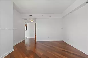 325 S Biscayne Blvd, Miami, FL 33131 - Photo 21