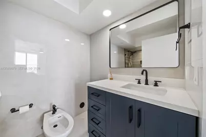5900 Collins Ave #1204, Miami Beach, FL 33140 - Photo 21