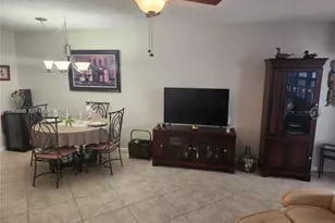 2114 E Cambridge E, Deerfield Beach, FL 33442 - Photo 5