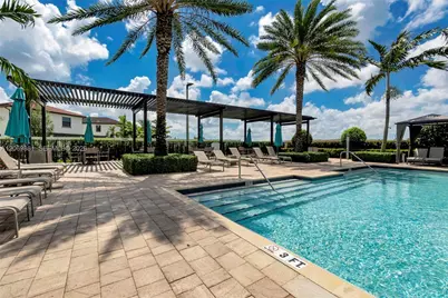 10615 W 34th Ct, Hialeah, FL 33018 - Photo 43
