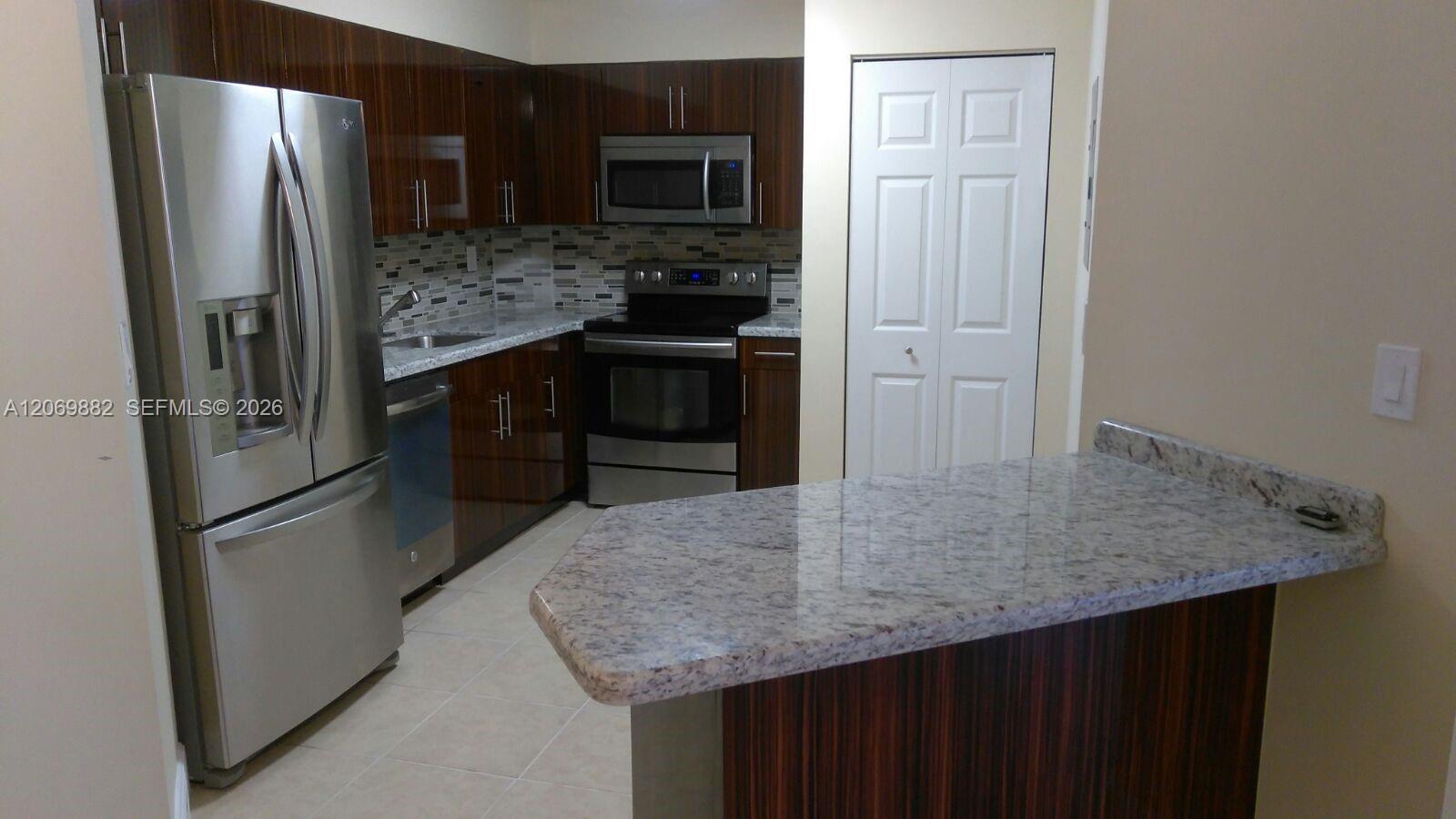 6195 NW 186th St #417 - 6195 NW 186th St #417, Hialeah, FL 33015 Luxury Property | Jose Angel Pina
