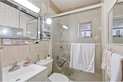 621 SE 4th St, Hialeah, FL 33010 - Photo 21