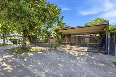 621 SE 4th St, Hialeah, FL 33010 - Photo 9