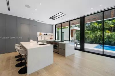 6015 N Bay Rd, Miami Beach, FL 33140 - Photo 7